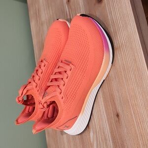 Flux tennis shoes